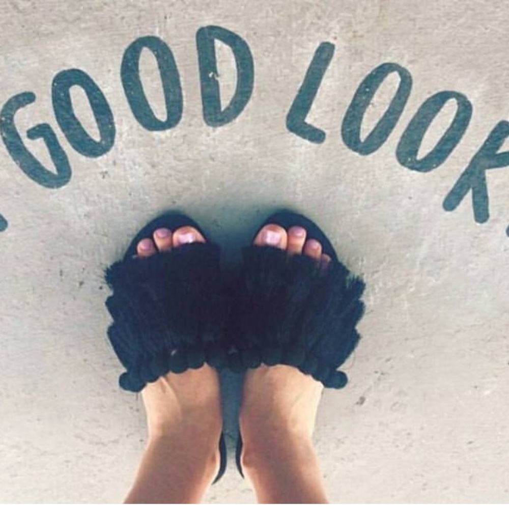 Pom Pom tassel slipper sandals - Picture 2 of 3